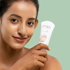 Lotus Herbals Cosmetics WhiteGlow Matt Look DD Cream SPF 20 Natural Beige 50g Lotus Herbals Cosmetics WhiteGlow Matt Look DD Cream SPF 20 Natural Beige 50g