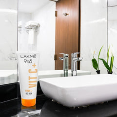 Lakme 9To5 Vitamin C + Face wash Lakme 9To5 Vitamin C + Face wash