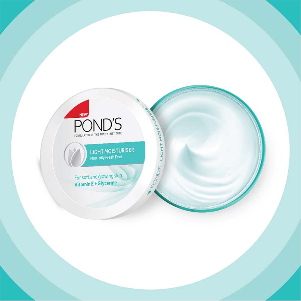 Pond's Fresh Glow Light Moisturiser With Vitamin E Glycerine Cream