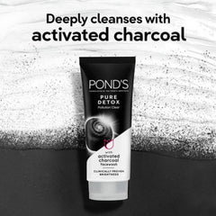 POND‘S Pure Detox Face Wash – Tägliches Peeling und aufhellendes Reinigungsmittel – Reinigt fettige Haut gründlich mit Aktivkohle für eine frische, strahlende Haut