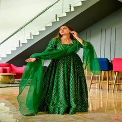 Bollywood Indian Pakistani Ethnic Party Wear Damen Weiches, reines, schönes und elegantes Anarkali-Kleid aus Seidensequenz