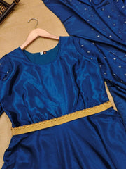 Bollywood Indisches, pakistanisches, ethnisches Partykleid für Damen, weiches, reines Slik-Kleid mit Gürtel und Duppata
