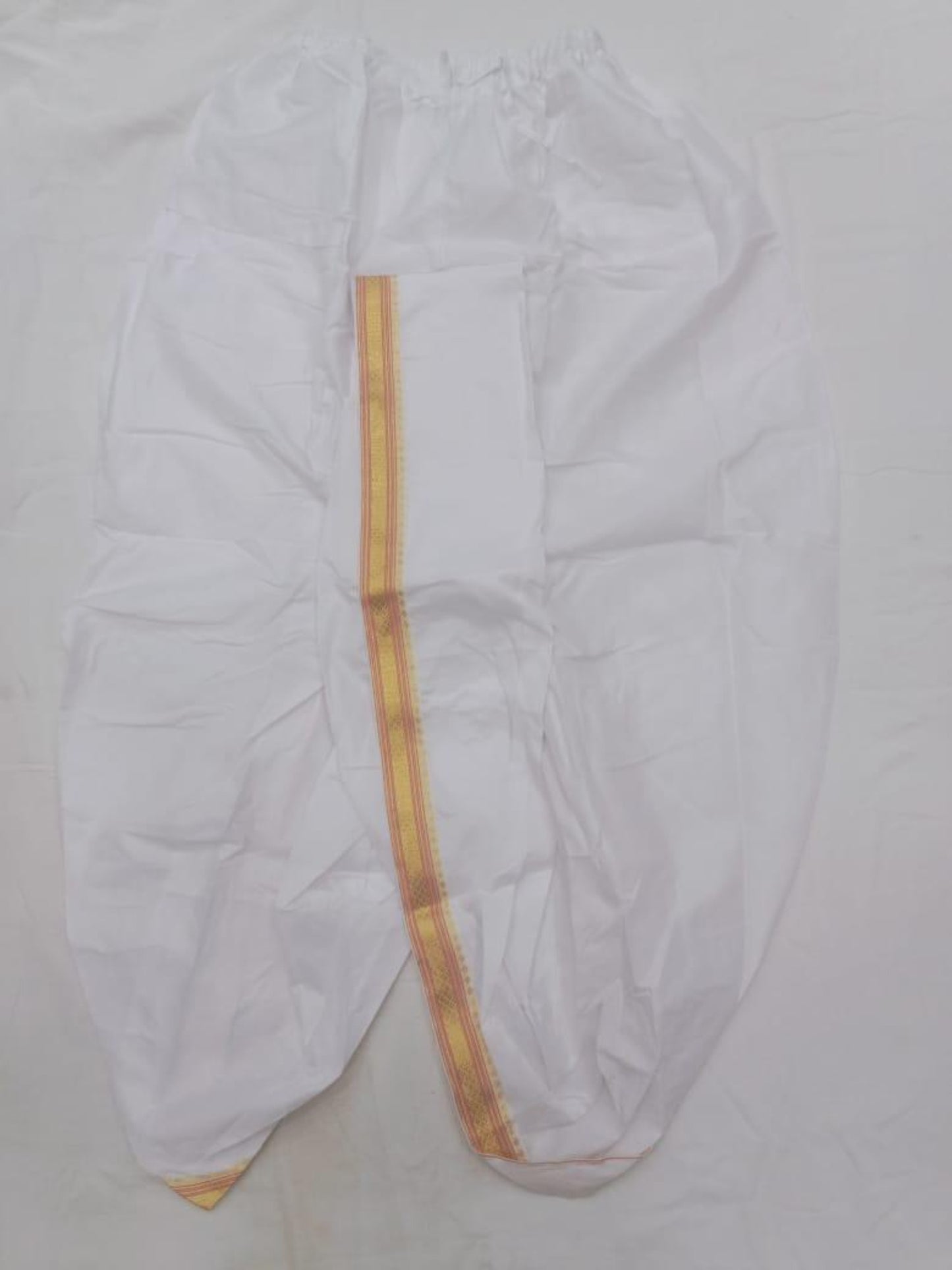 Indische ethnische Partykleidung, reiner weicher Seidenrand, fertiges Herren-Dhoti für Dhoti-Liebhaber