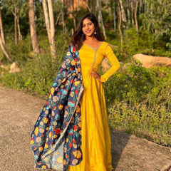 Bollywood Indische Pakistanische Ethno Partykleidung Damen Weiche Reine Seide Anarkali Mit Kontrast Dupatta Kleid