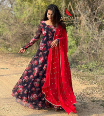 Bollywood, indisch-pakistanisch, ethnische Partykleidung, weiches reines Georgette-Kunst-Anarkali mit Dupatta-Kleid