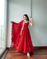 Bollywood, indisch, pakistanisch, ethnisch, Partykleidung, weiches Anarkali-Kleid aus reiner roter Seide